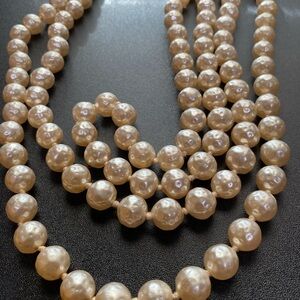 Elegant Vintage Cream Pearl Necklace